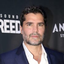 Eduardo Verástegui hace cumbia para sus haters