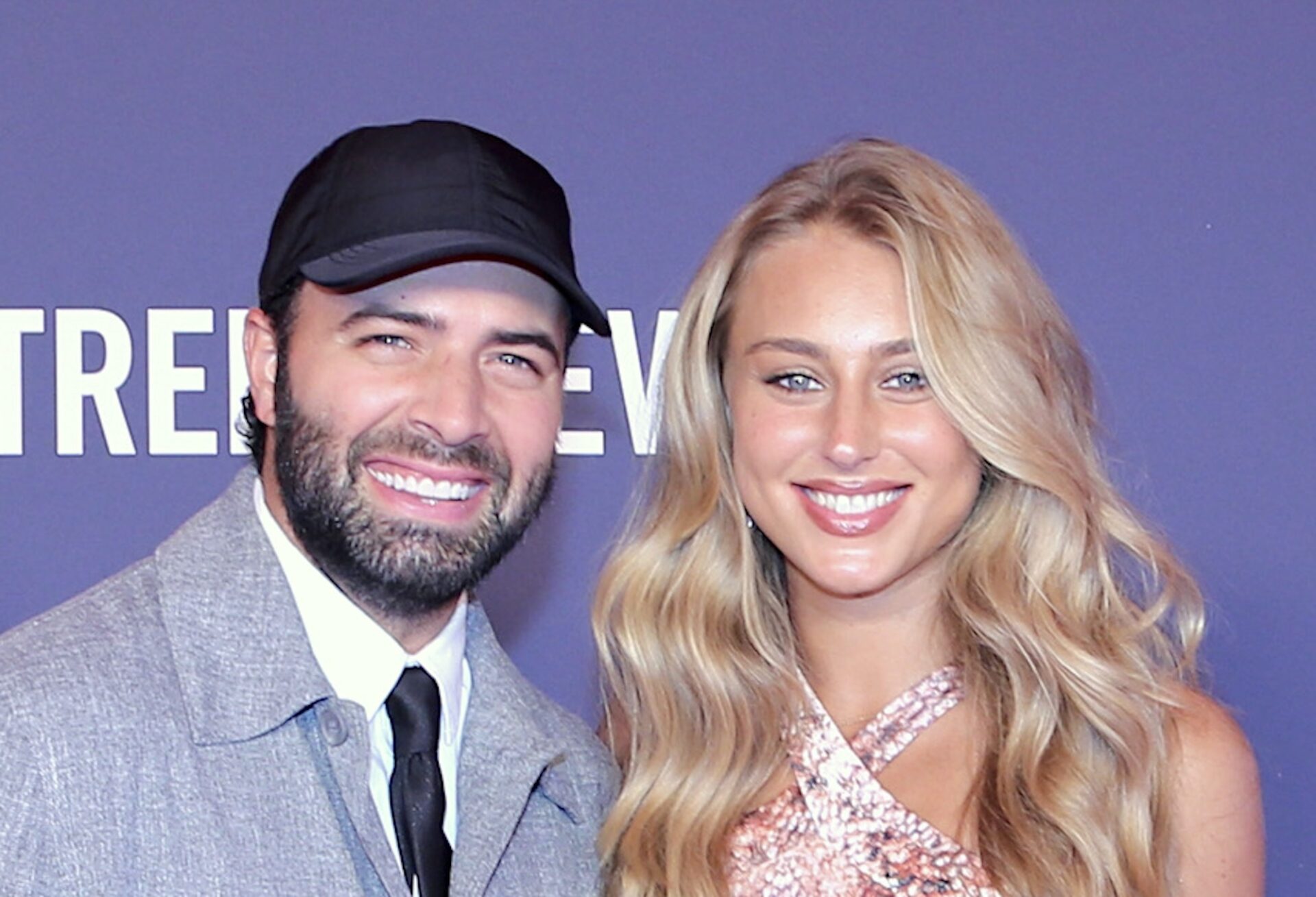 Jencarlos Canela se compromete con su novia