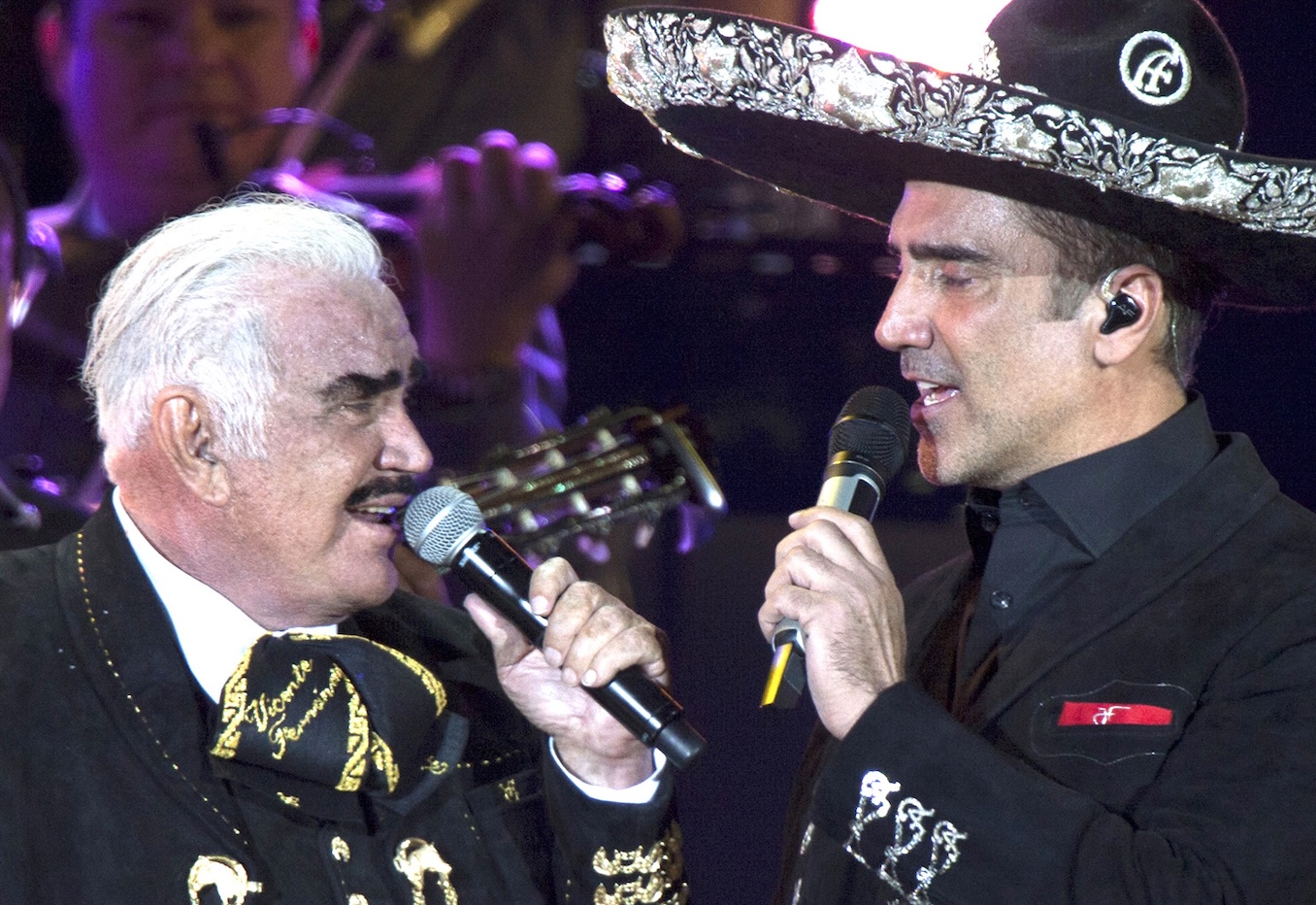 Alejandro Fernández quiere hacer un museo de don Vicente