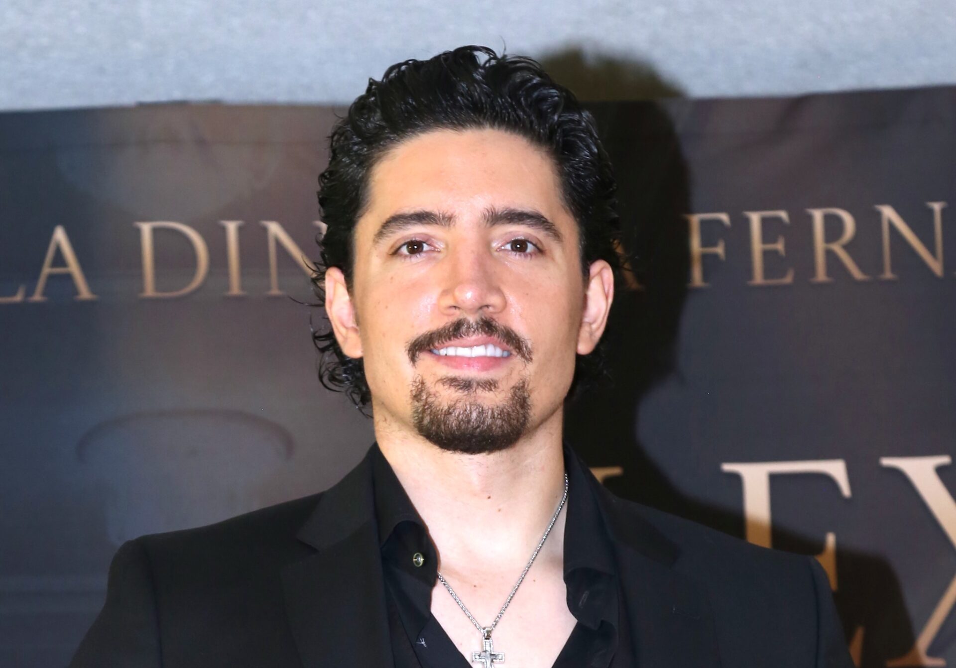 Alex Fernández recibe a sus ídolos de la infancia en España