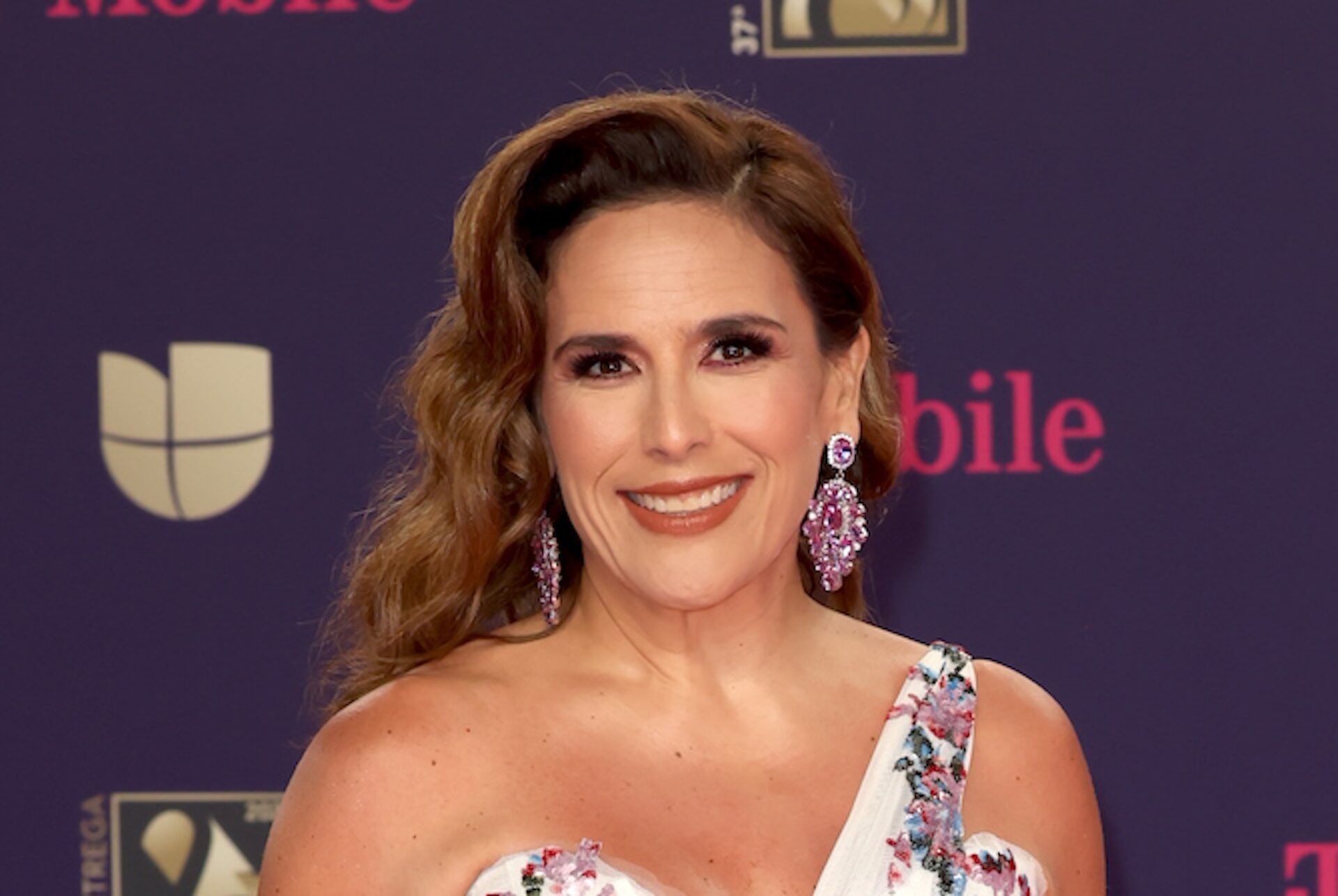 Angélica Vale está en contra de revisar el celular de una pareja