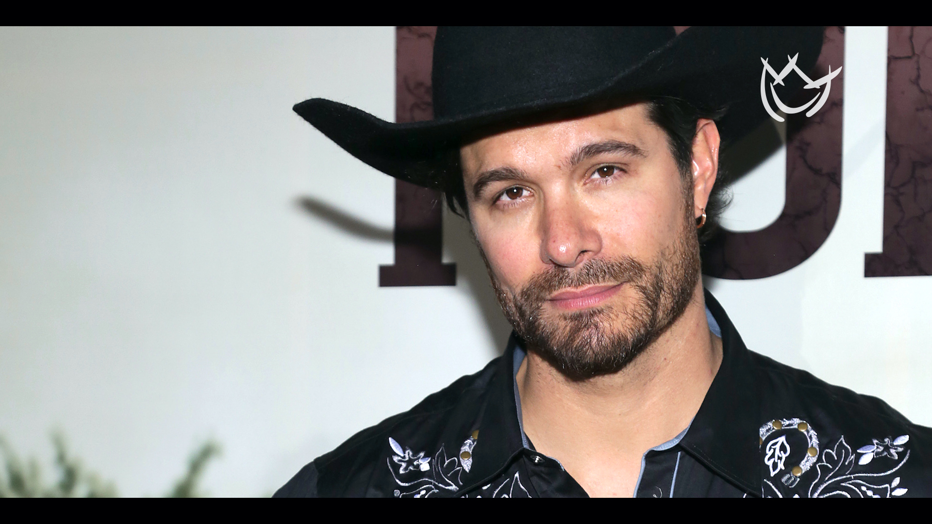 VIDEO: Brandon Peniche no quiere sólo ser el que llora por amor