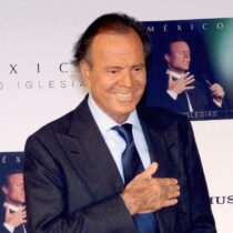 Archivan denuncia contra Julio Iglesias por agresión sexual