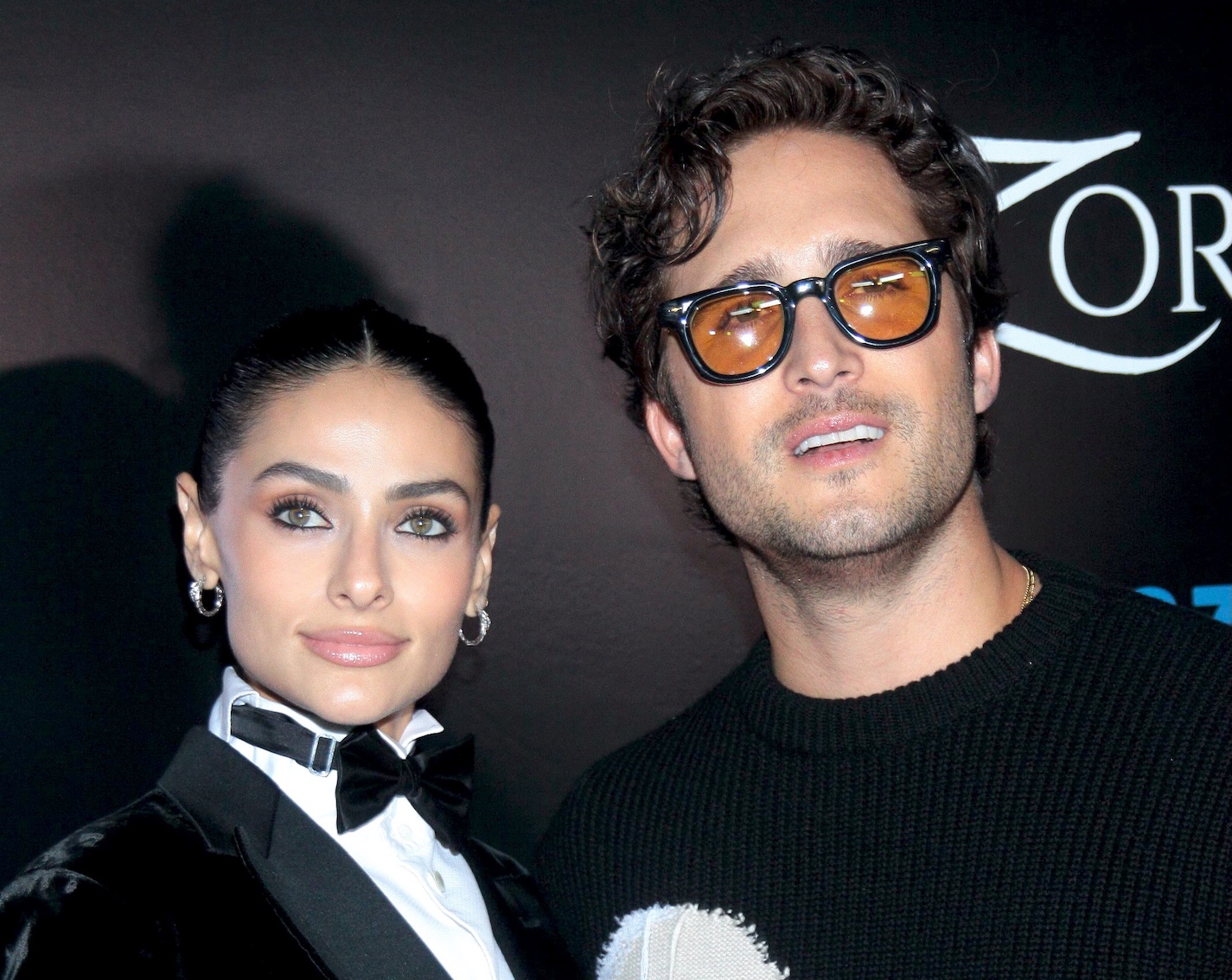 Diego Boneta y Renata Notni no tienen planes de casarse