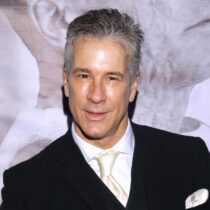 Fernando Carrillo sale en defensa de presidenta interina de Venezuela