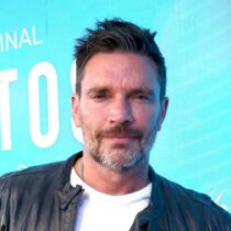 Esposa de Julián Gil comparte su discurso en la boda de su hijo