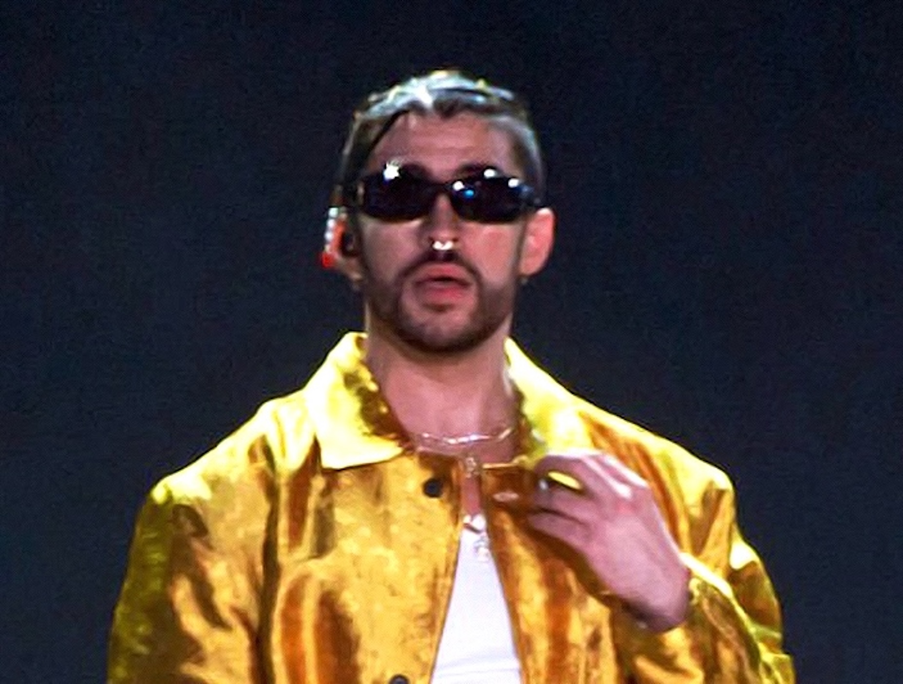 Bad Bunny le dedica el Super Bowl a su tío 