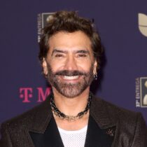 Alejandro Fernández le entra a la moda