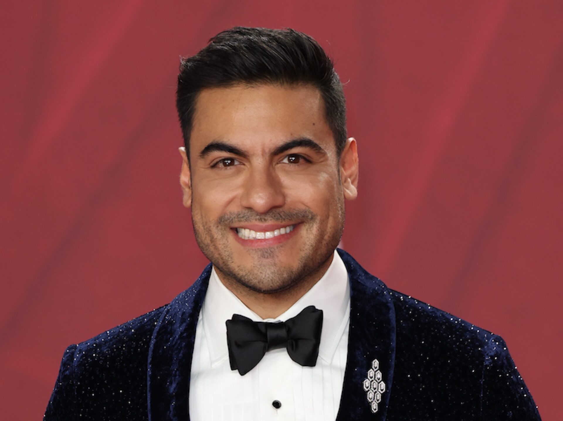 Carlos Rivera cumple el sueño del hijo de Lety Calderón