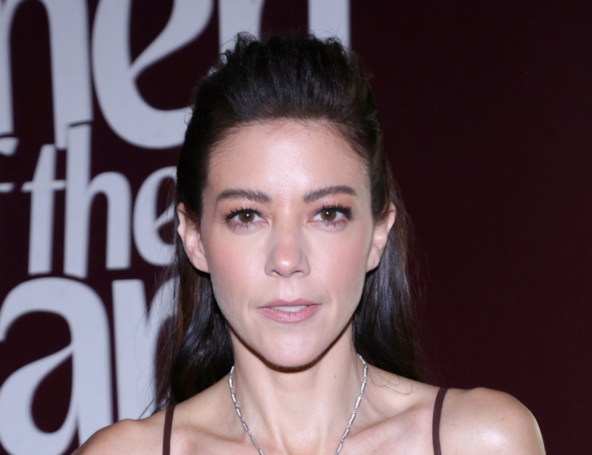 Fernanda Castillo comparte testimonio de niño en guerra