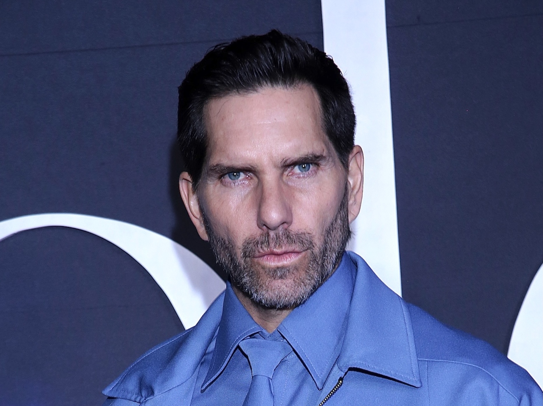 Arap Bethke lanza libro infantil