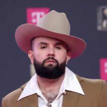 Supernova Génesis pide perdón a Carin León 