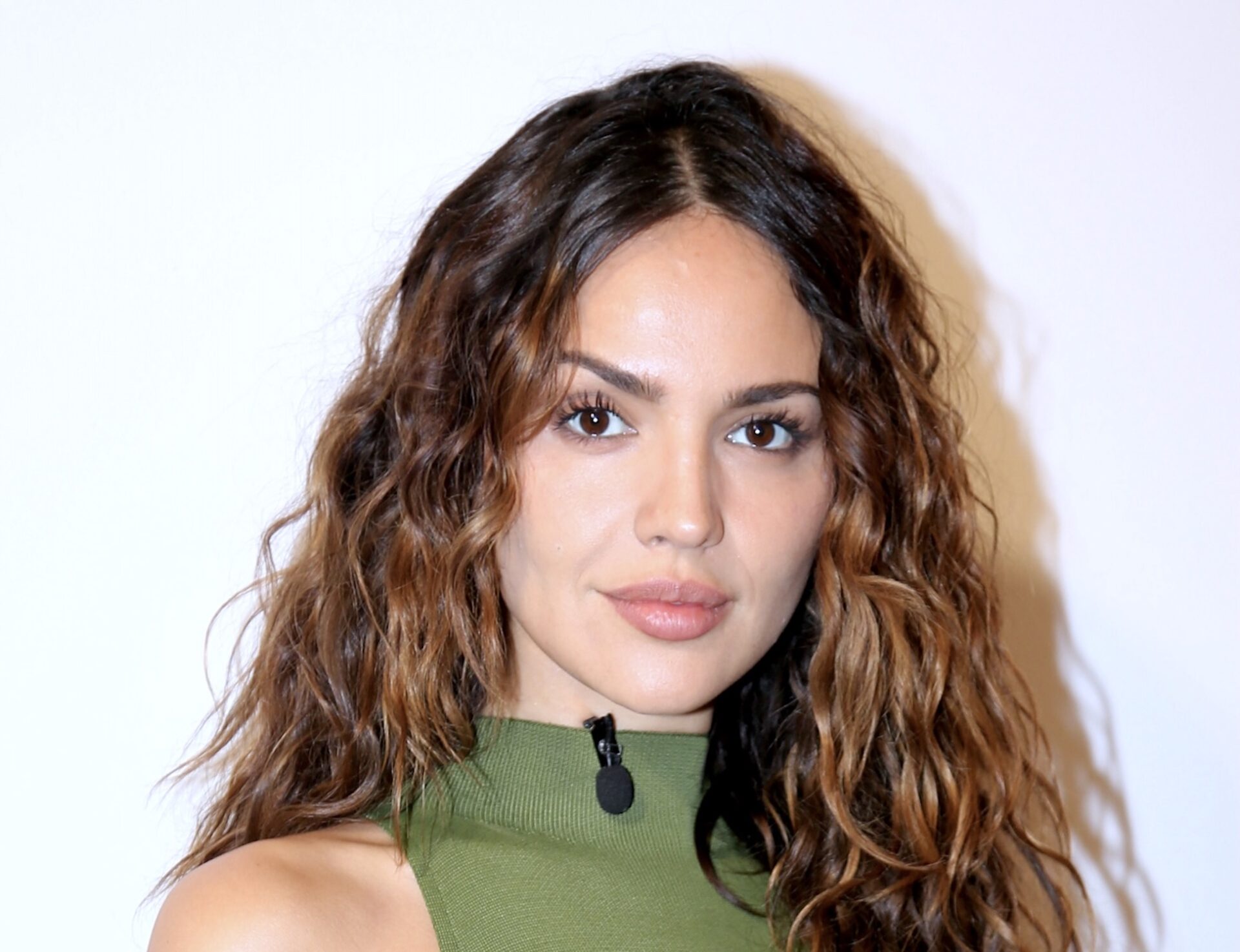 A Eiza González le daba pena hablar inglés en Hollywood