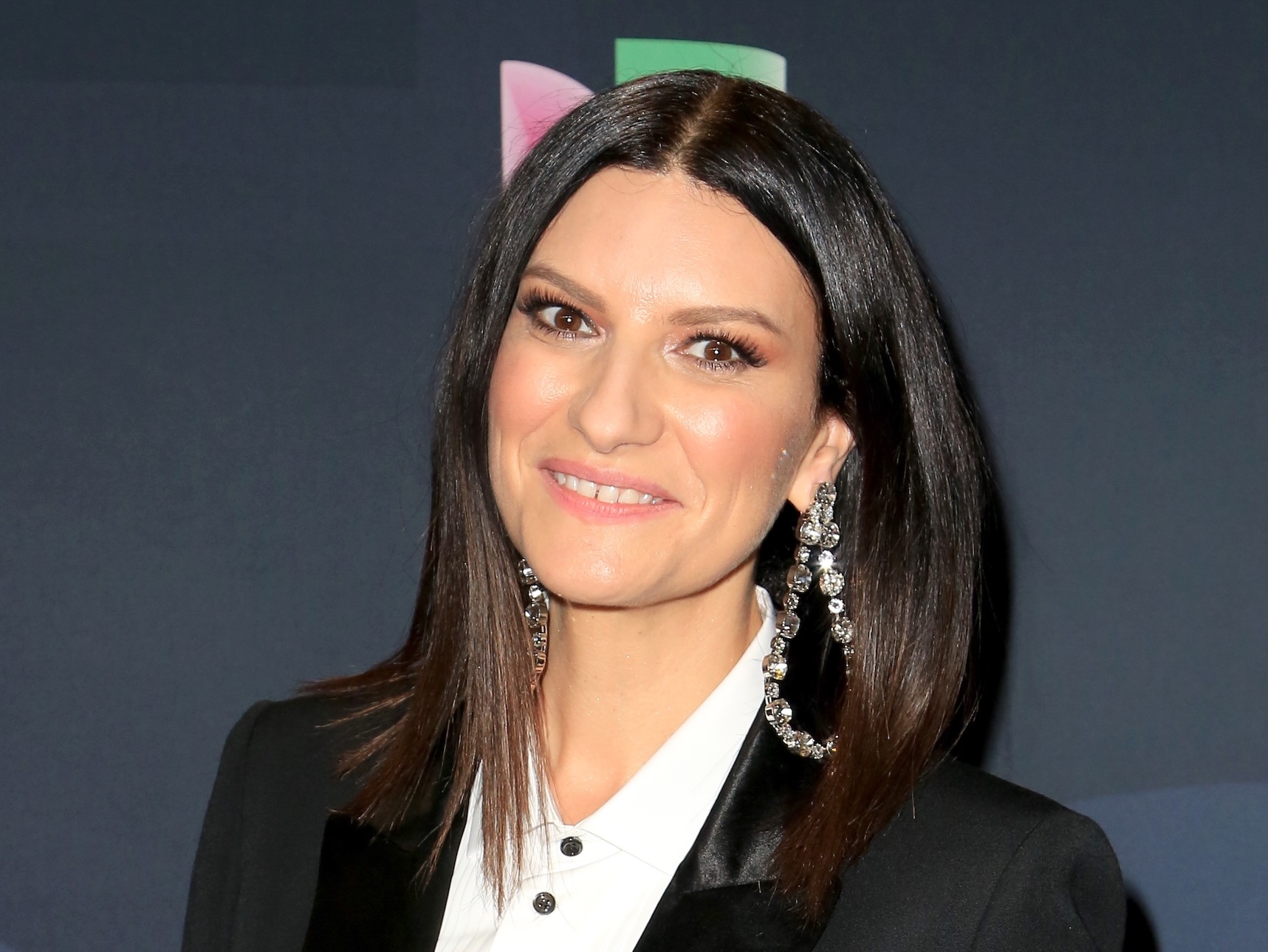 Laura Pausini se disculpa tras regañar a fans 