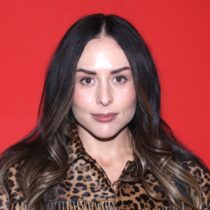 Zuria Vega exige un alto al abuso sexual infantil 