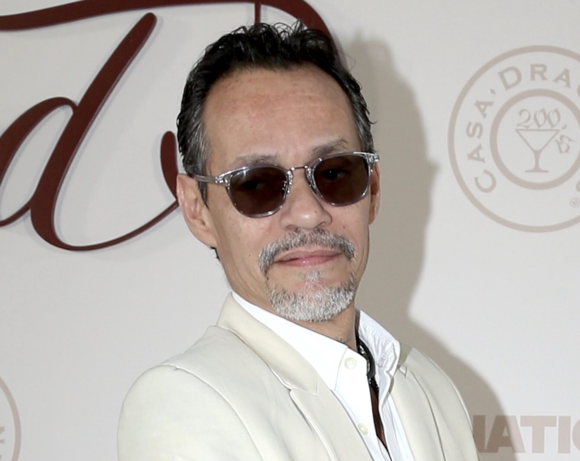 Marc Anthony canta junto a su padre 