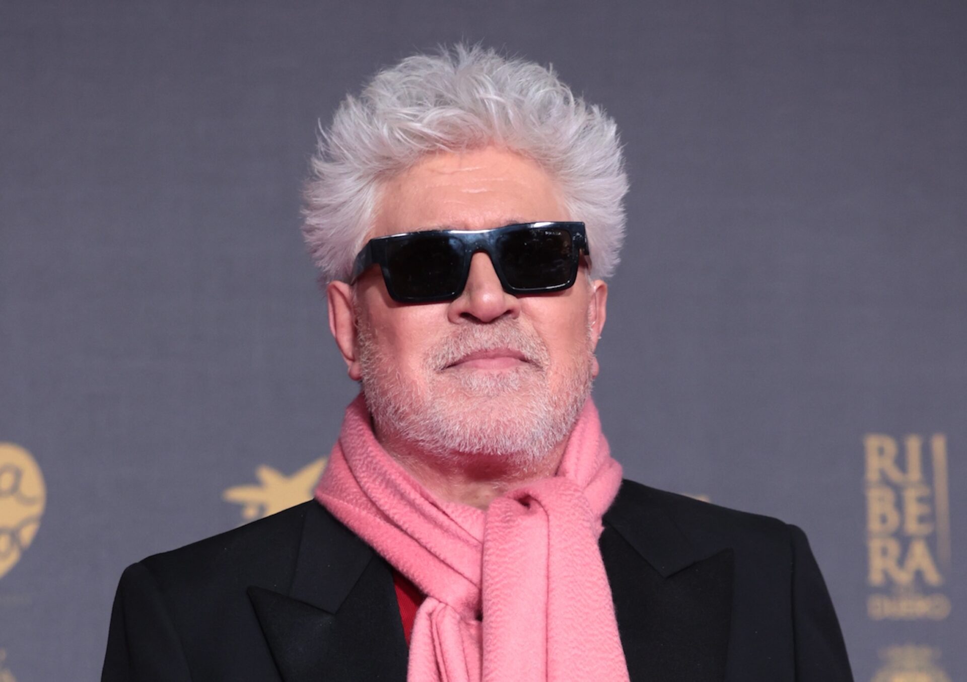 Pedro Almodóvar reprueba silencio de Hollywood ante las guerras y Trump