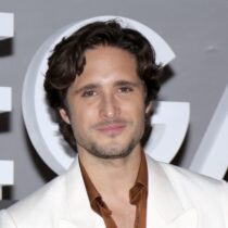 Diego Boneta no sabía de la hospitalización de Luis Miguel