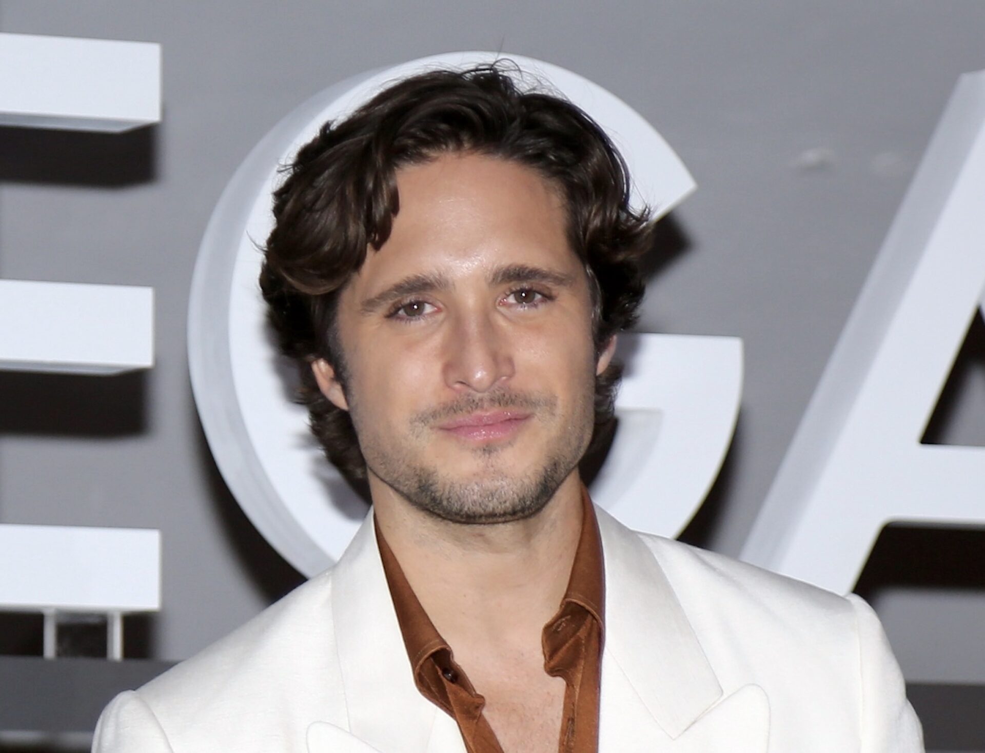 Diego Boneta no sabía de la hospitalización de Luis Miguel