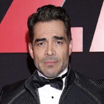 VIDEO: Omar Chaparro y Eugenio Derbez invitan a la tragicomedia animada