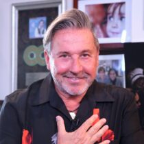 Ricardo Montaner cumple sueño de una fanática con cáncer