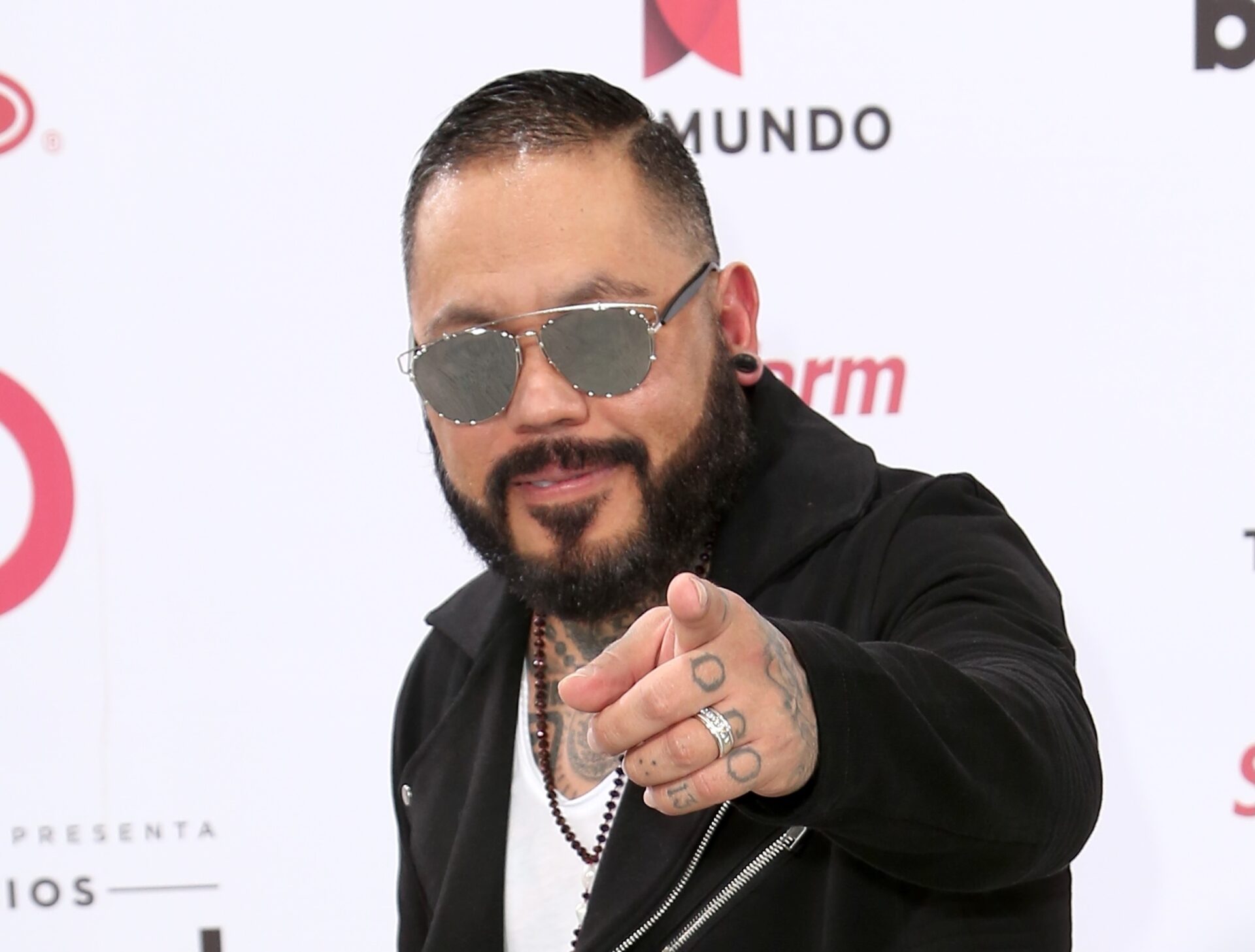 A.B. Quintanilla critica versión de Ángela Aguilar de ‘Como La Flor’