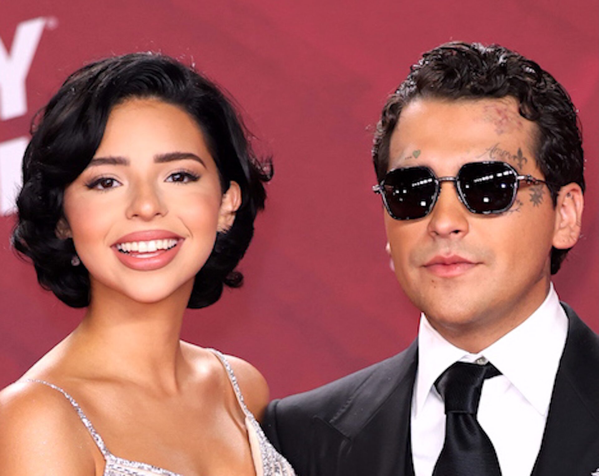 Ángela Aguilar y Christian Nodal muestran cómo se bendicen