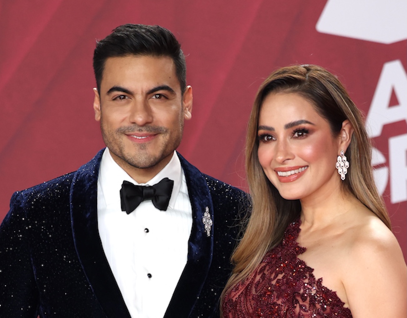 Carlos Rivera y Cinthia Rodríguez serán padres de una niña