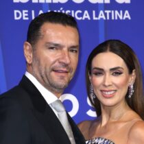 Esposo de Jacky Bracamontes llora al despedirse de sus hijas