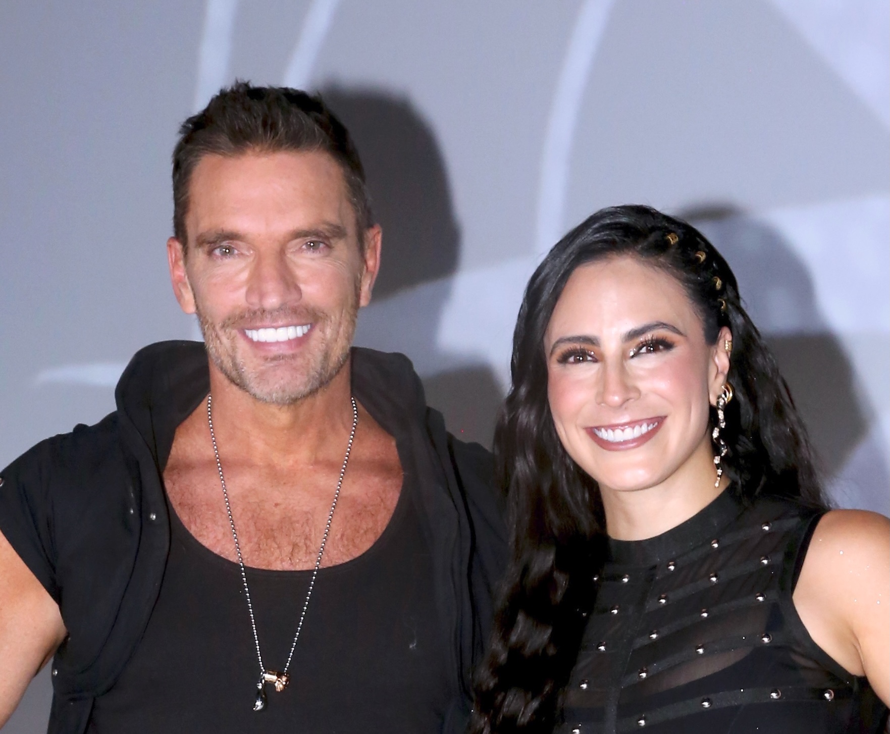 Julián Gil le desea suerte a Valeria Marín