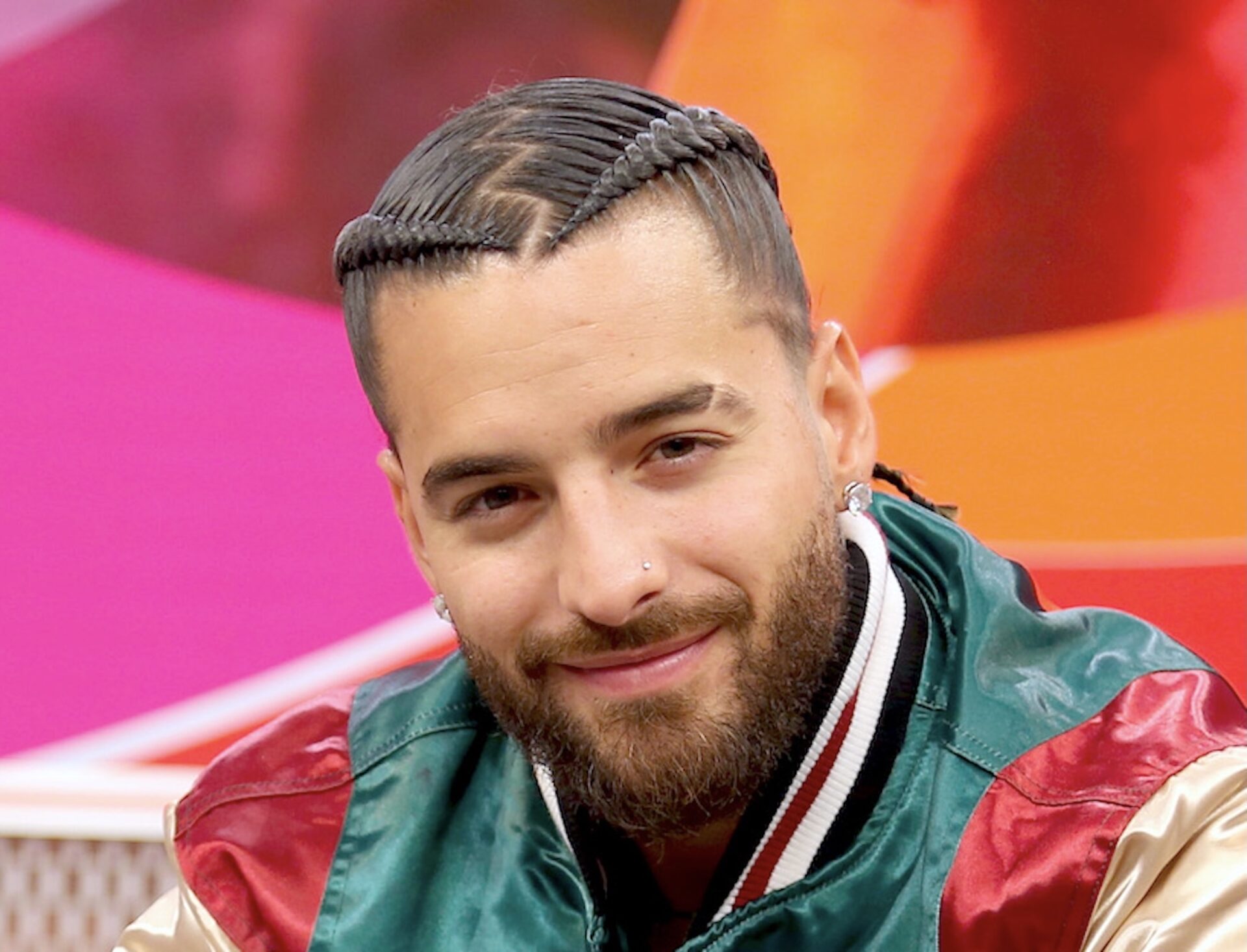 Maluma ayuda a la nana de su hija tras sismo 