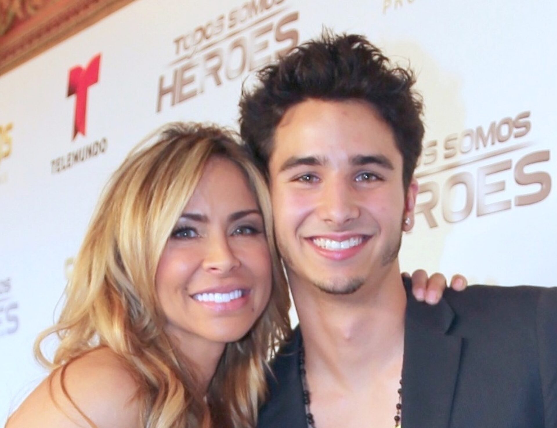 Aylín Mujica le confiesa a su hijo lo que más extraña de él
