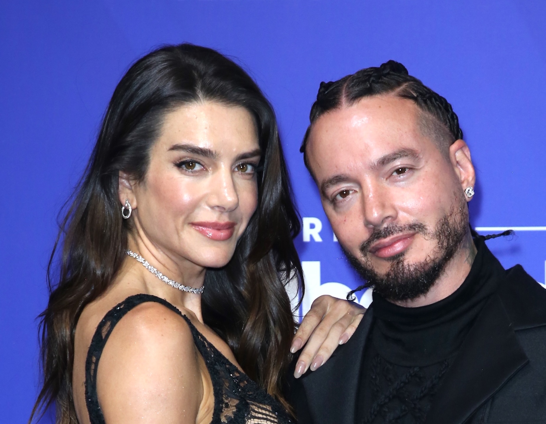 Tunden a J Balvin por felicitación a Valentina Ferrer
