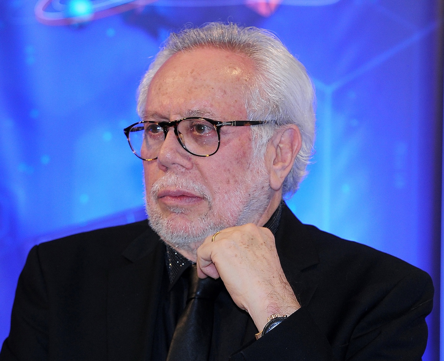 Detienen a Luis de Llano