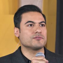 Carlos Rivera se operará las cuerdas vocales