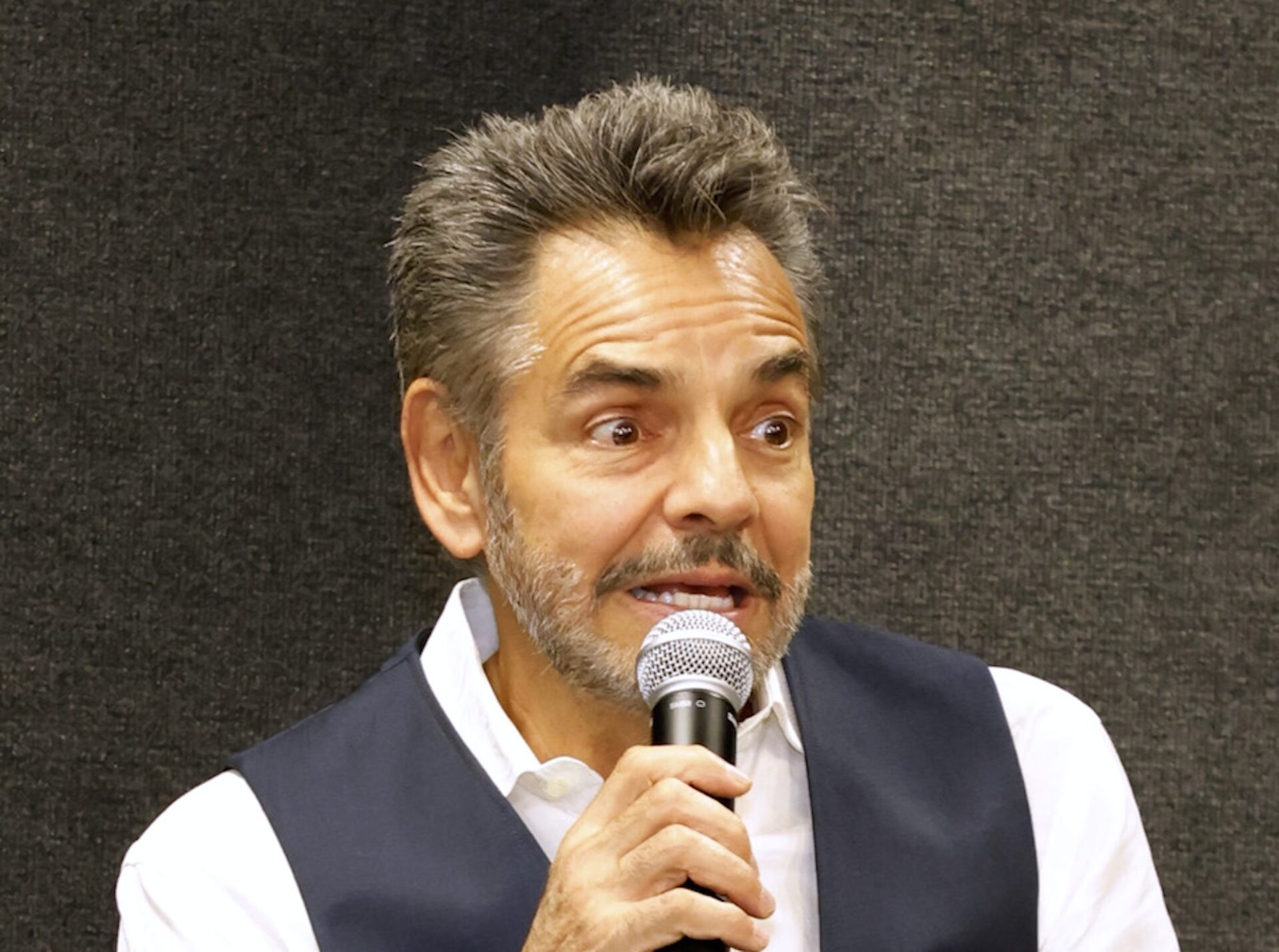 Eugenio Derbez: Los latinos seguimos siendo atacados