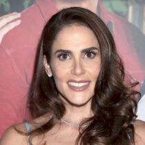 VIDEO: Eva Cedeño ‘saborea’ apapacho de César Évora