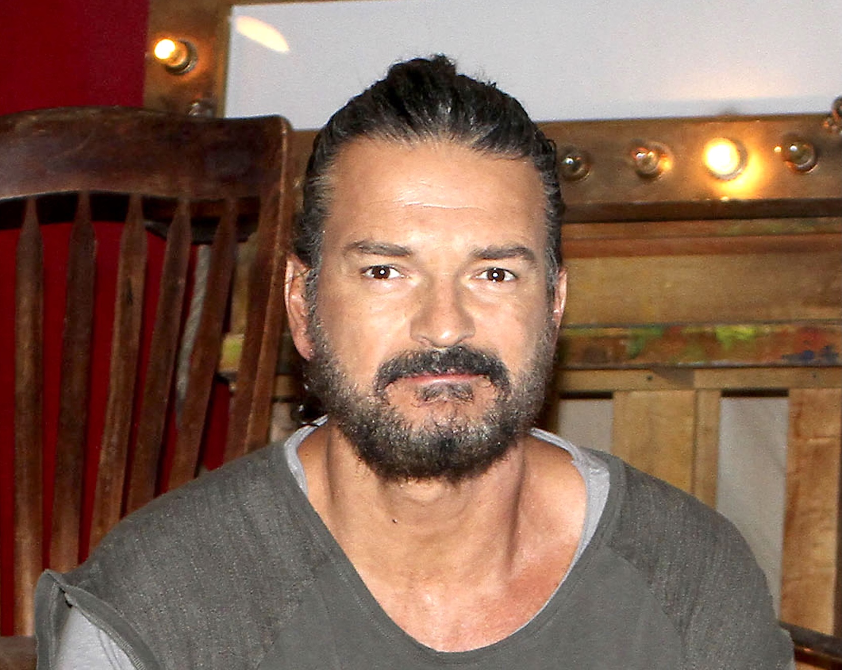 Ricardo Arjona premia a quien inspiró su canción del taxi